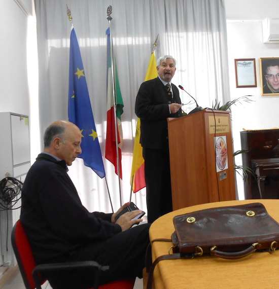 Immagine riferita a: Esiste un diritto ad essere felici?